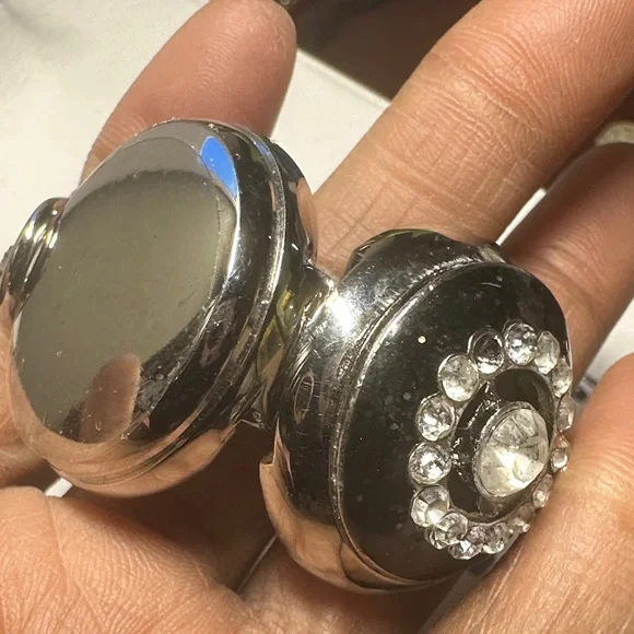 Avon vintage Silver and Black Watch with Crystals- one stone is missing - Picture 10 of 16